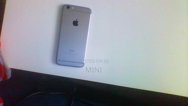 Apple iPhone 6 32 GB Gray - main view