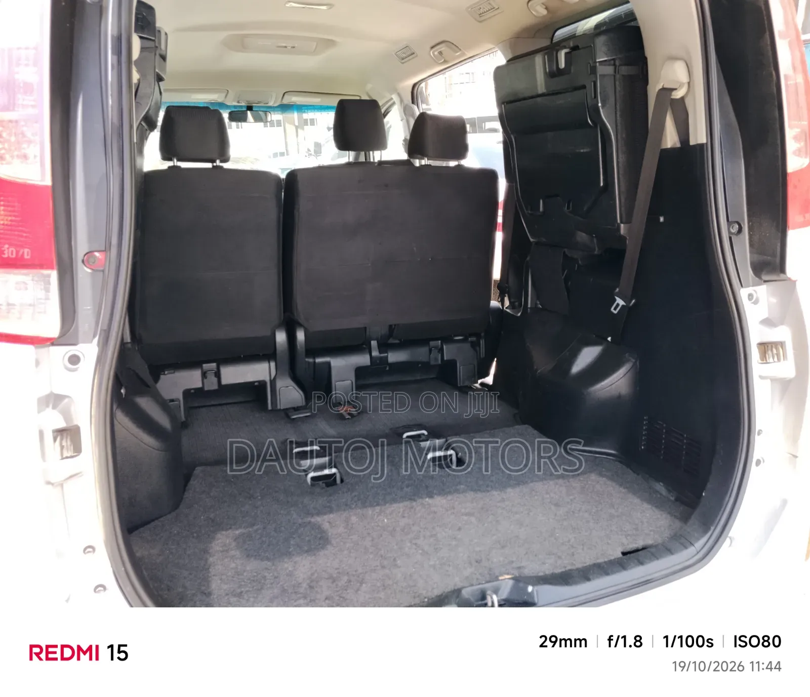 Toyota Noah 2015 Silver