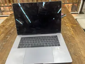 Laptop Apple MacBook Pro 16GB Intel Core i7 SSD 256GB