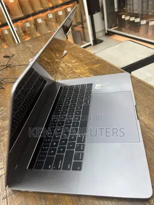 Laptop Apple MacBook Pro 16GB Intel Core i7 SSD 256GB