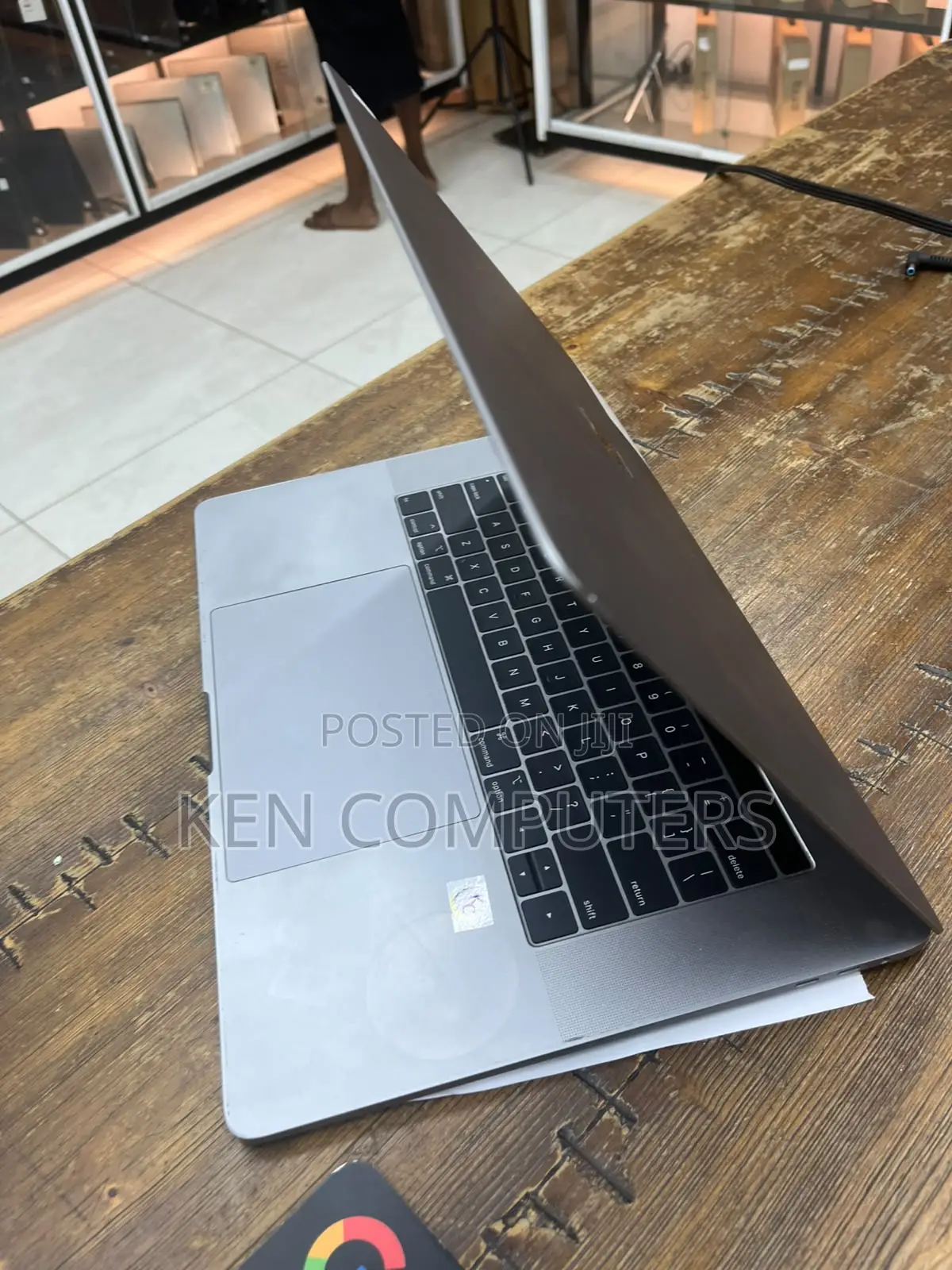 Laptop Apple MacBook Pro 16GB Intel Core i7 SSD 256GB