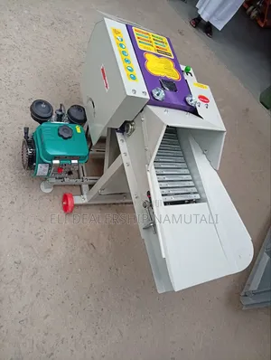 High-Speed Chaff Cutter Machine With 8HP Diesel Engine