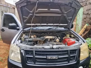 Isuzu D-MAX 2013 Silver