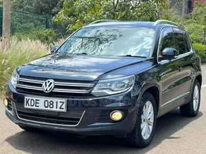 Volkswagen Tiguan R-Line 4dr SUV (2.0L 4cyl Turbo 6A) 2015 Black