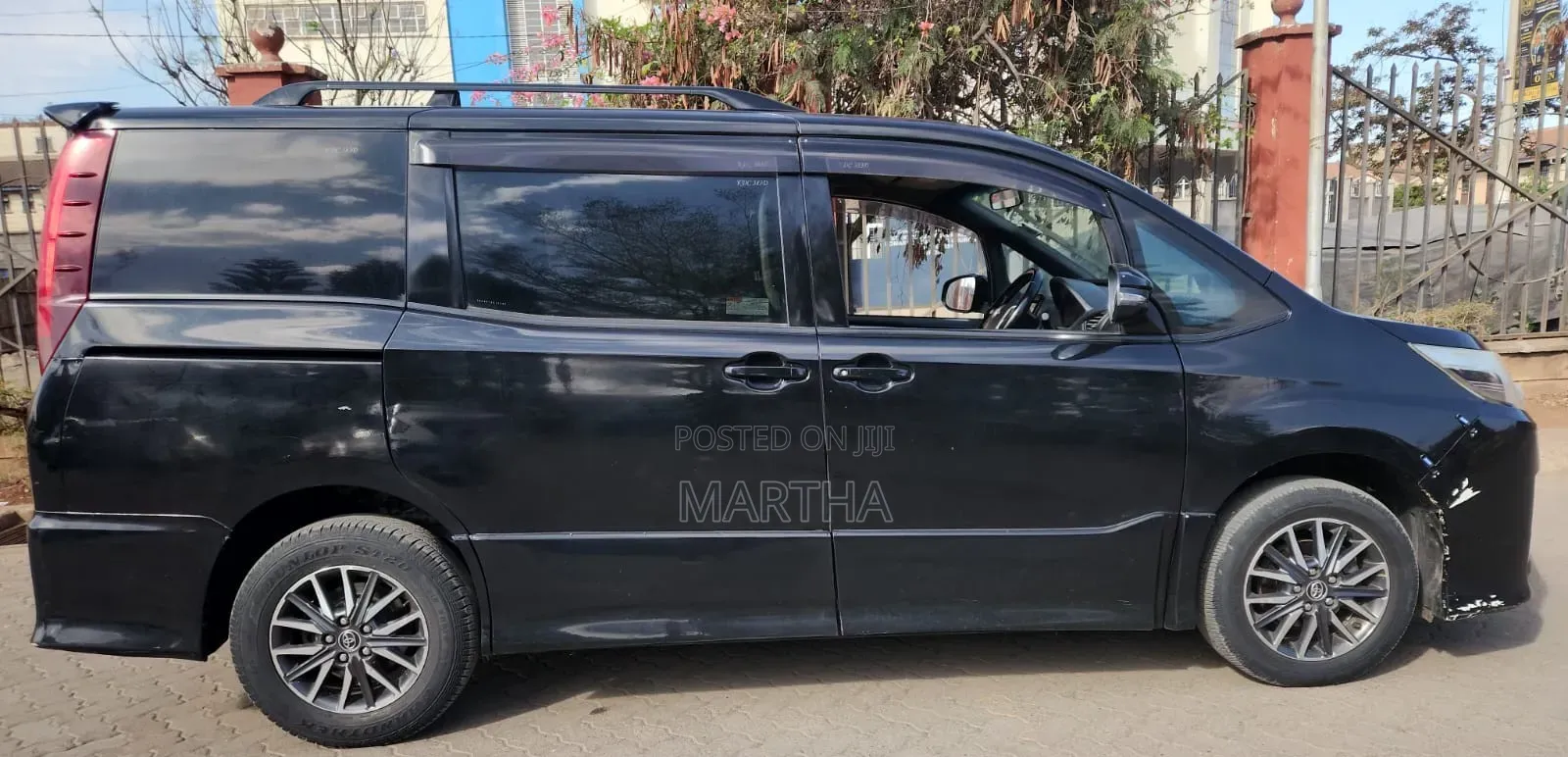 Toyota Noah 2014 Black