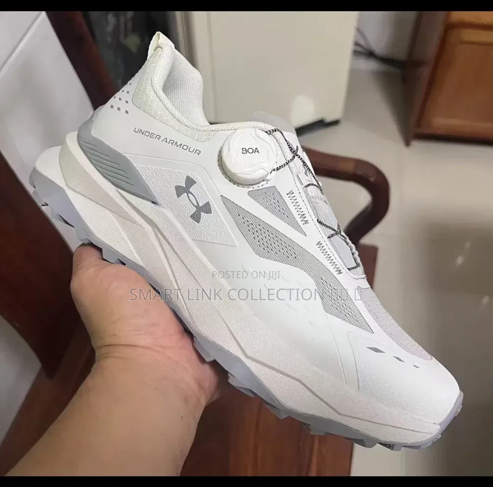 Under Armour Sneakers