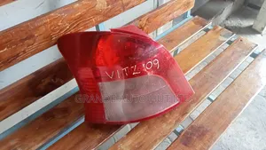 Toyota Vitz Taillight 06