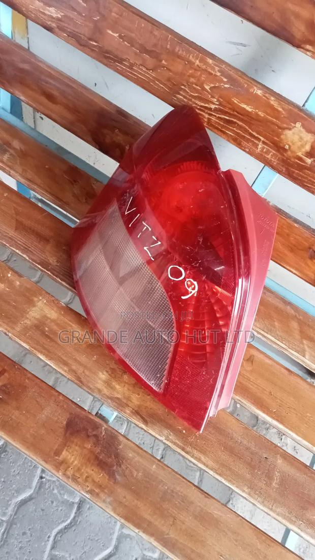 Toyota Vitz Taillight 06 - thumbnail 2