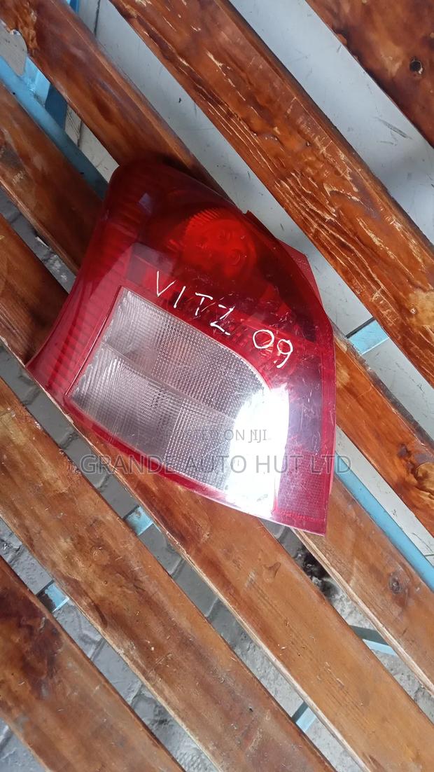 Toyota Vitz Taillight 06 - thumbnail 4