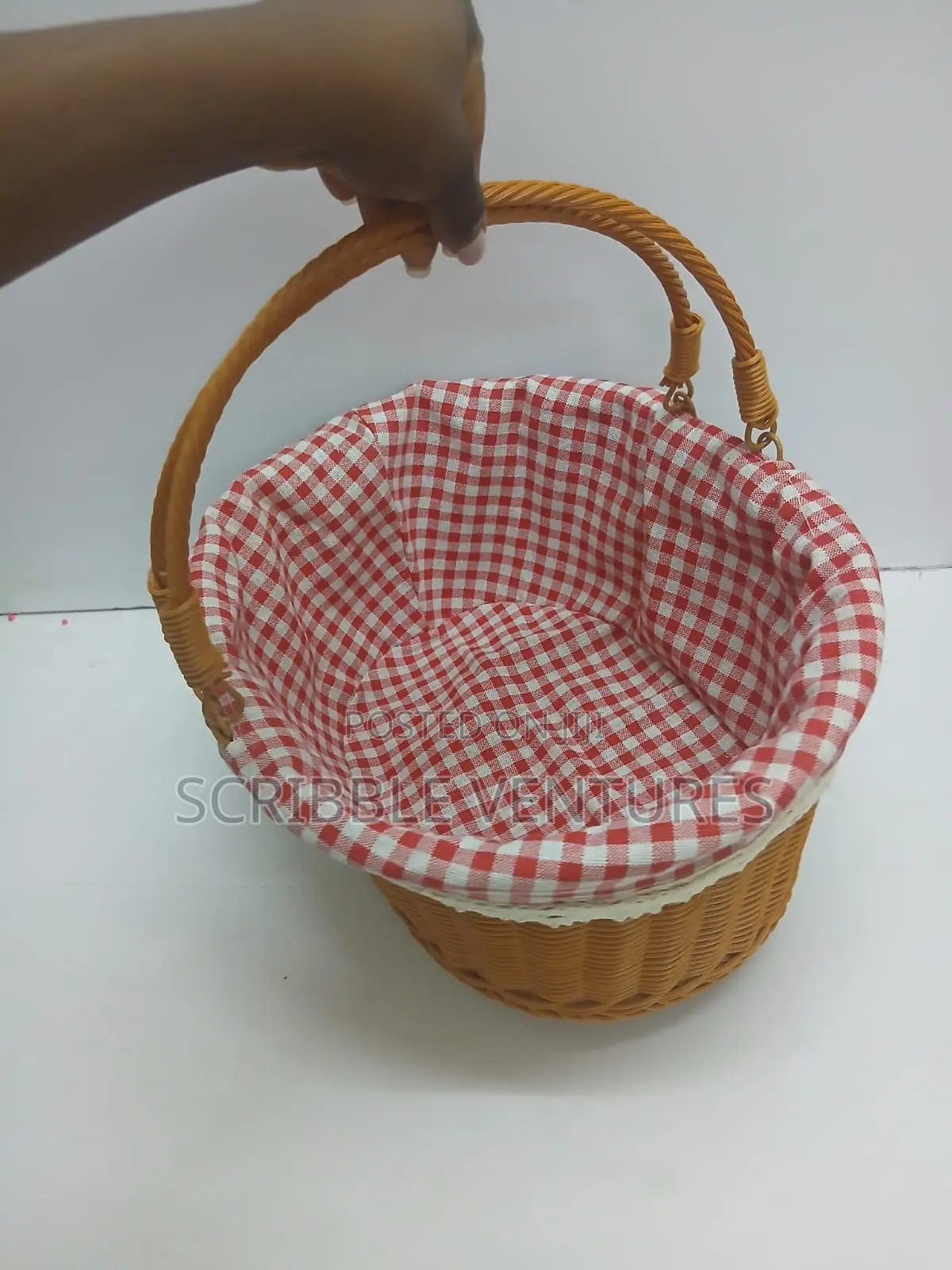 Picnic Outdoor Baskets With Cloth