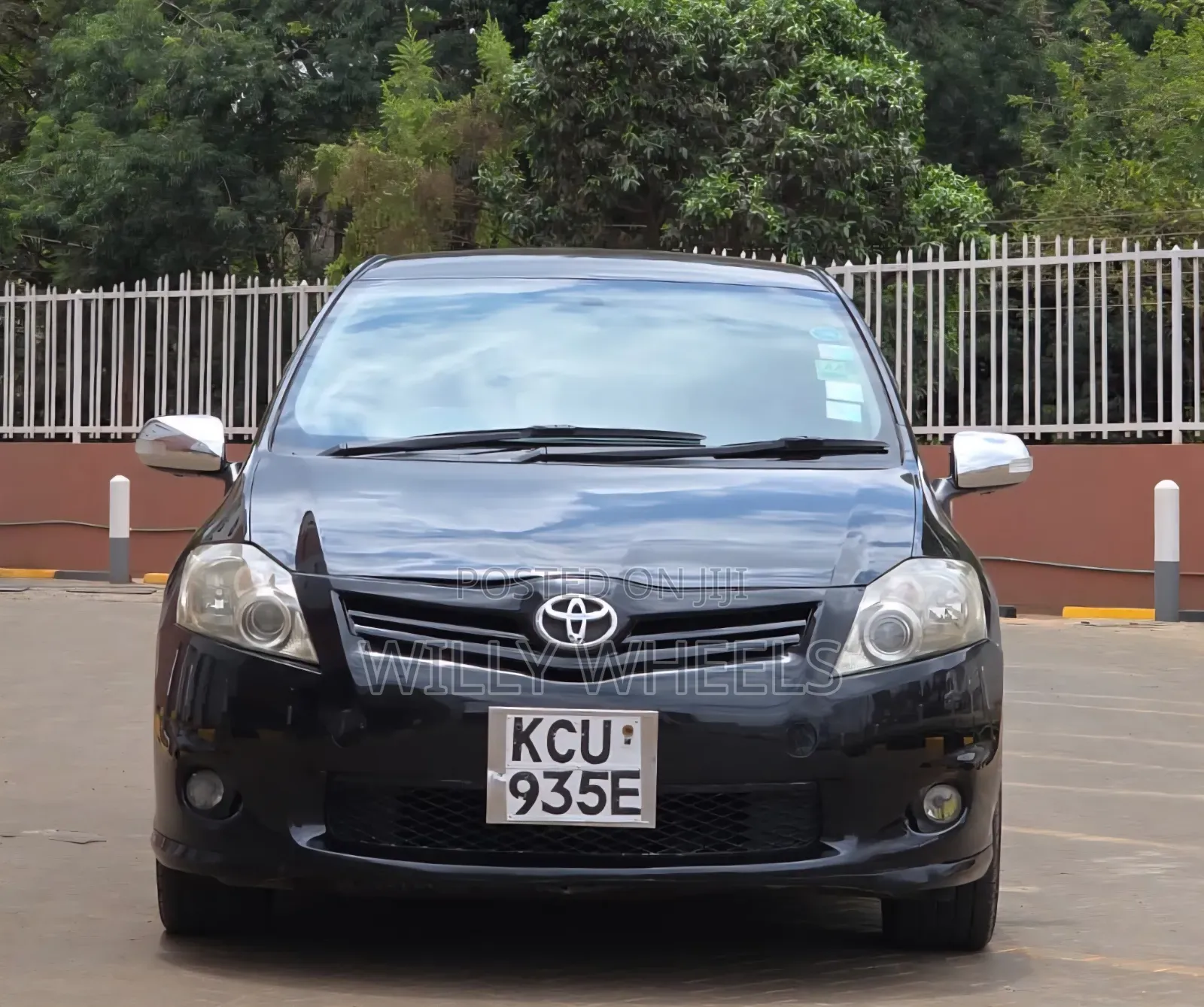 Toyota Auris 2012 Black