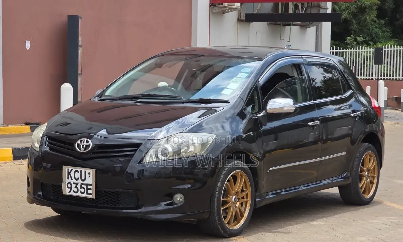 Toyota Auris 2012 Black