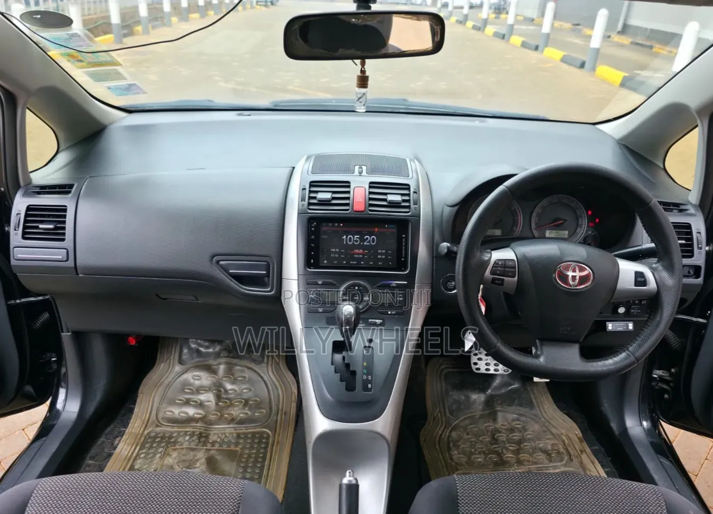 Toyota Auris 2012 Black