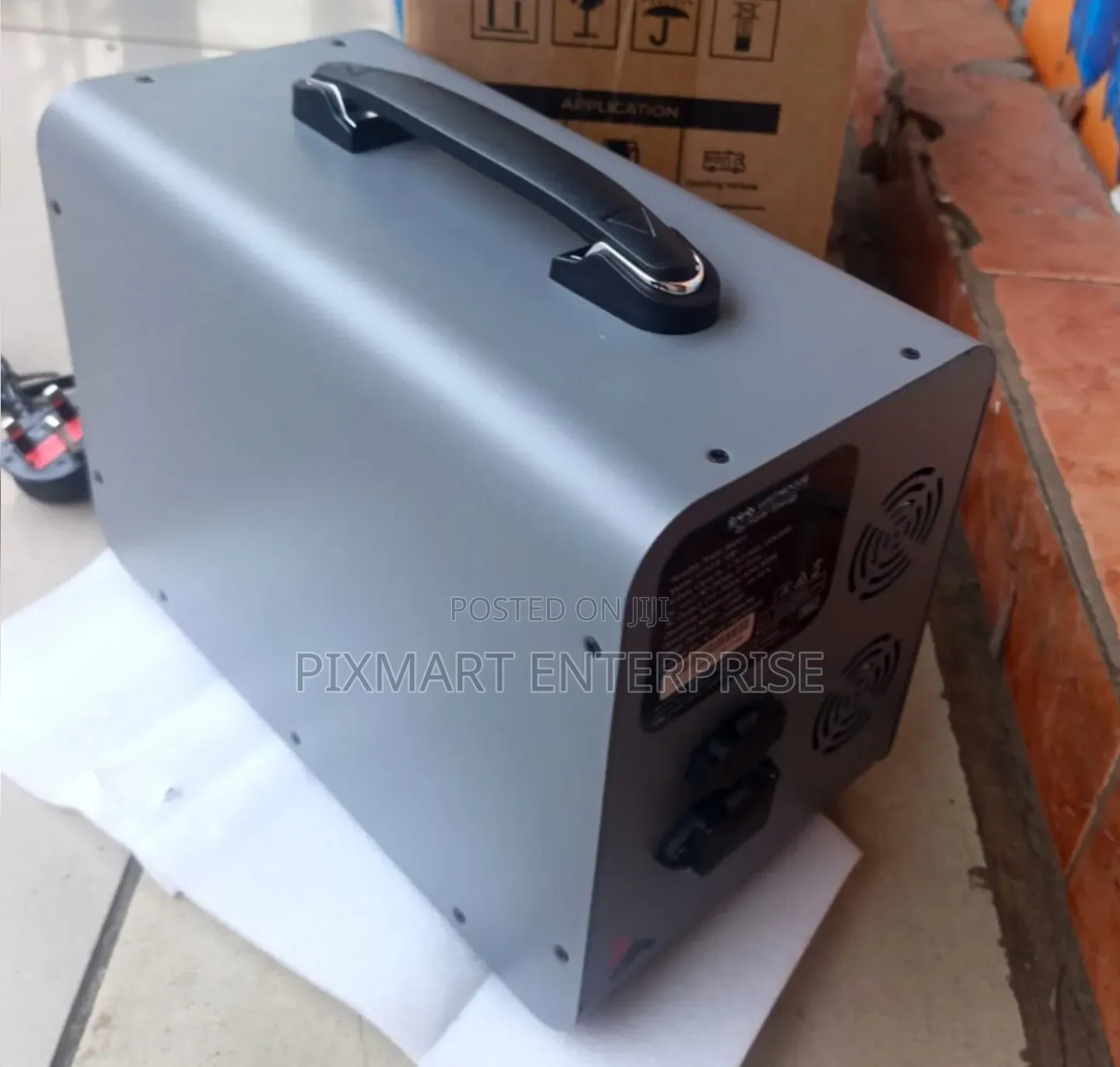 Portable Lithium Ion Battery Power Station With AC Output
