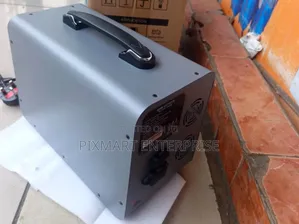 Portable Lithium Ion Battery Power Station With AC Output