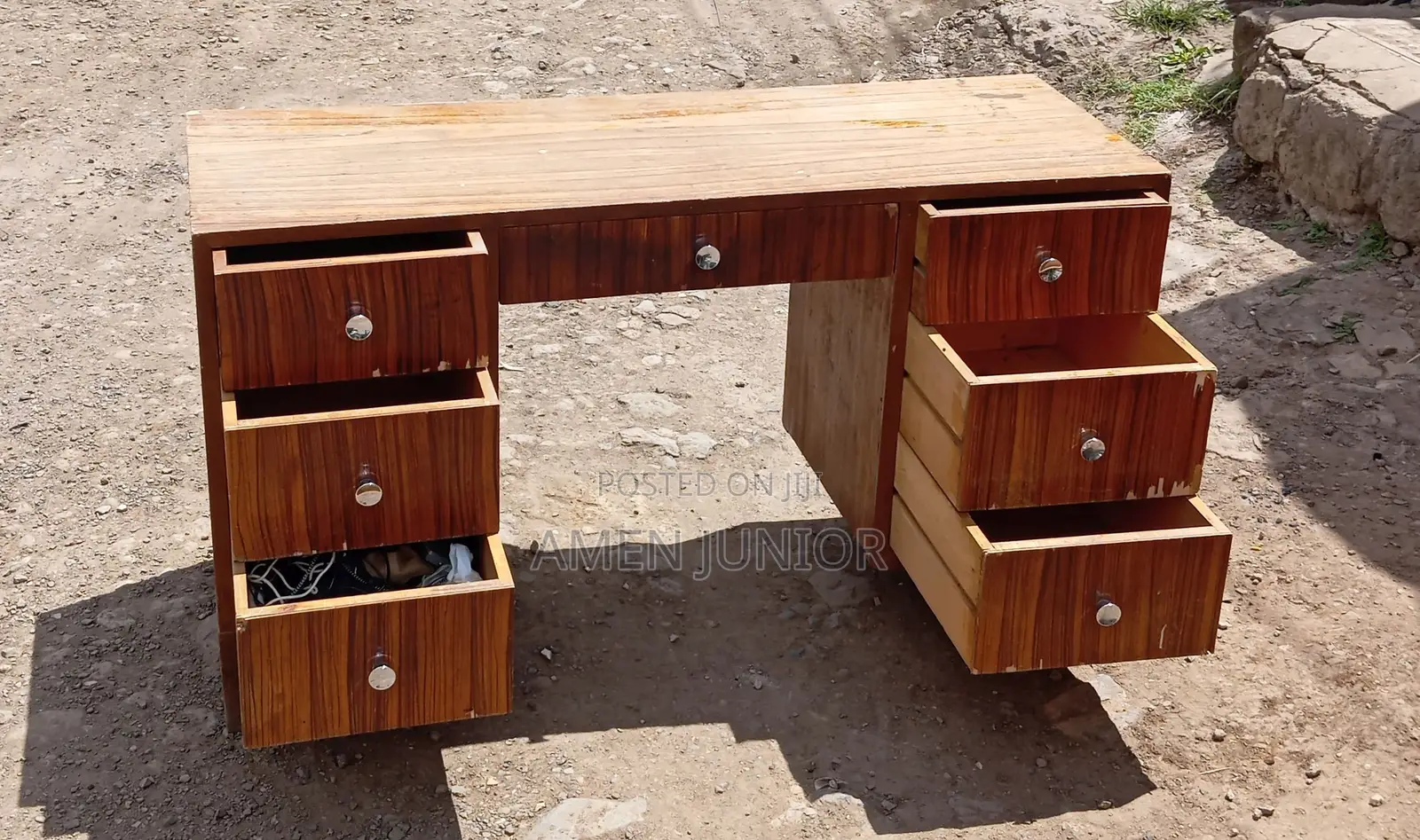 7-Drawer Pedestal
Writing Desk
