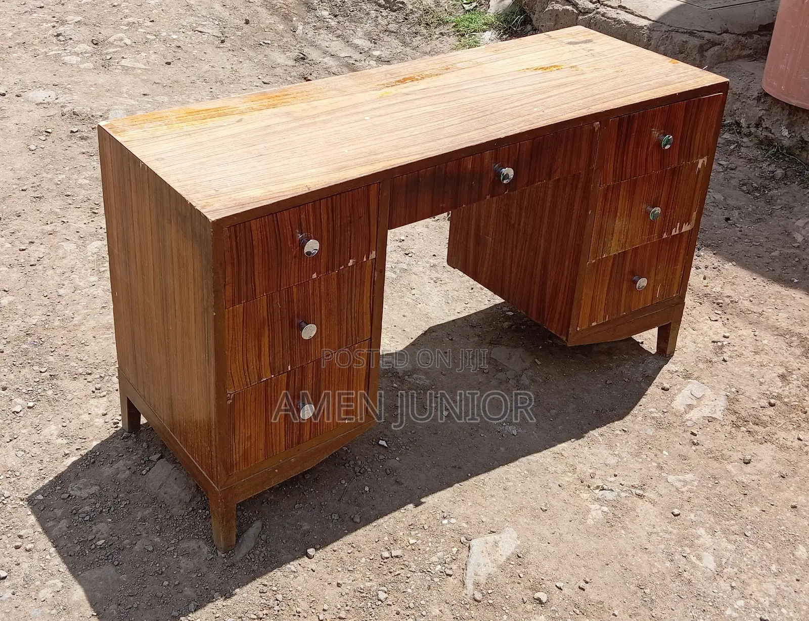 7-Drawer Pedestal
Writing Desk
