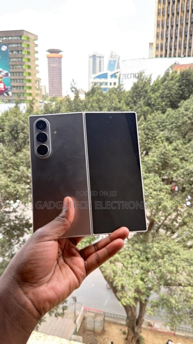 Samsung Galaxy Z Fold7 256 GB Graphite - main view