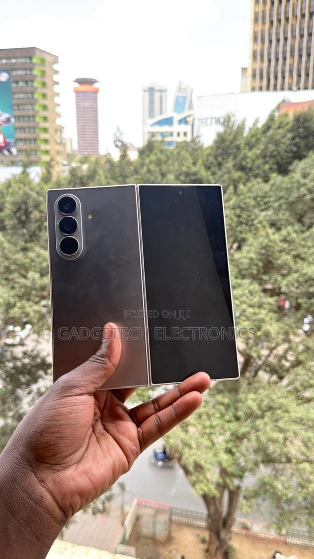 Samsung Galaxy Z Fold7 256 GB Graphite - thumbnail 2