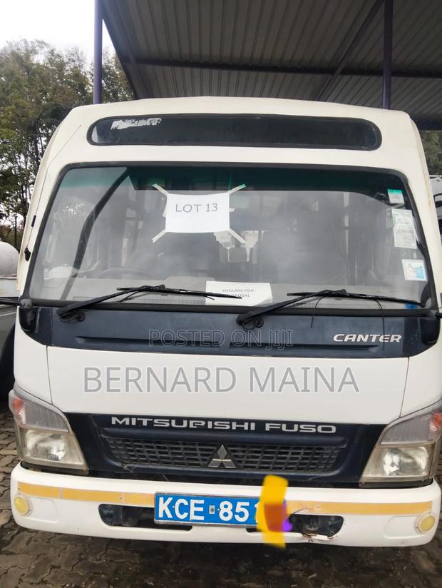 Mitsubishi Fuso Canter 2015 White