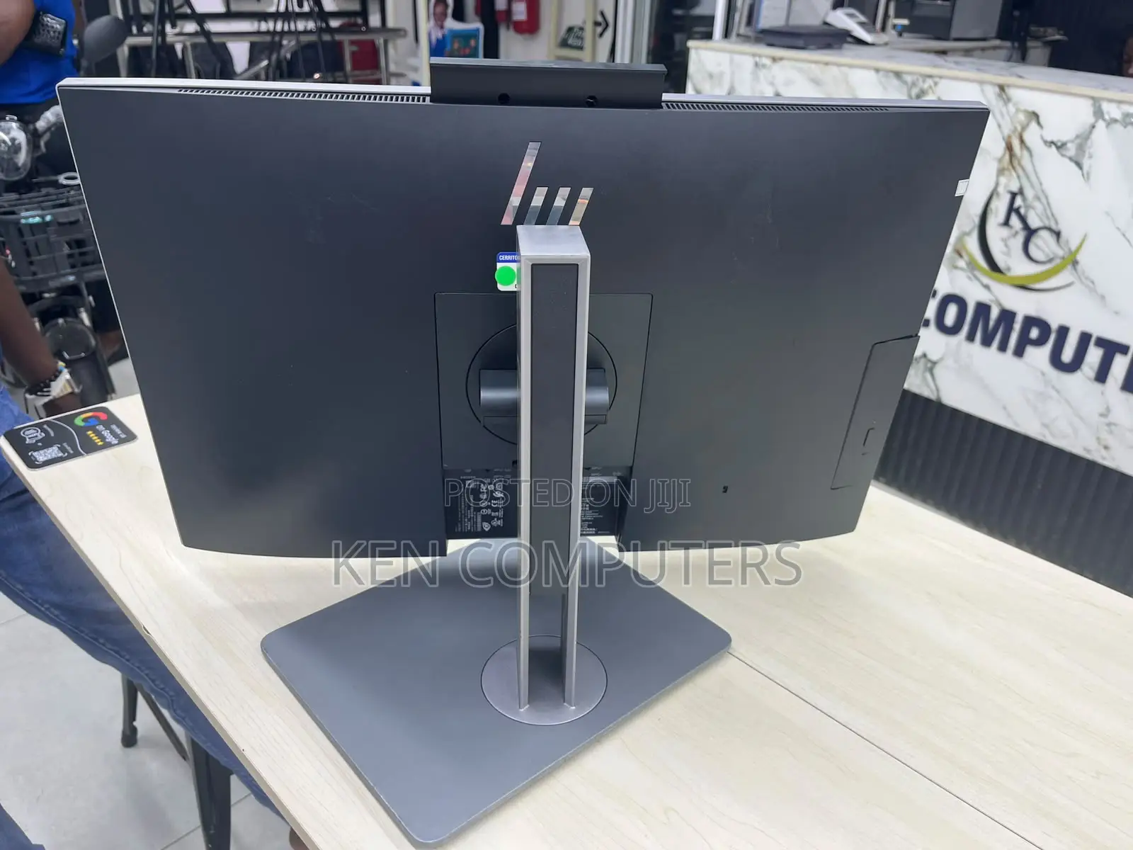 HP Professional Monitor With Adjustable Stand