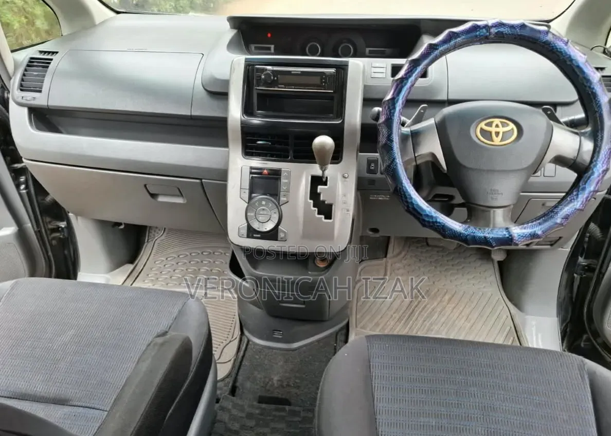 Toyota Voxy 2006 Black