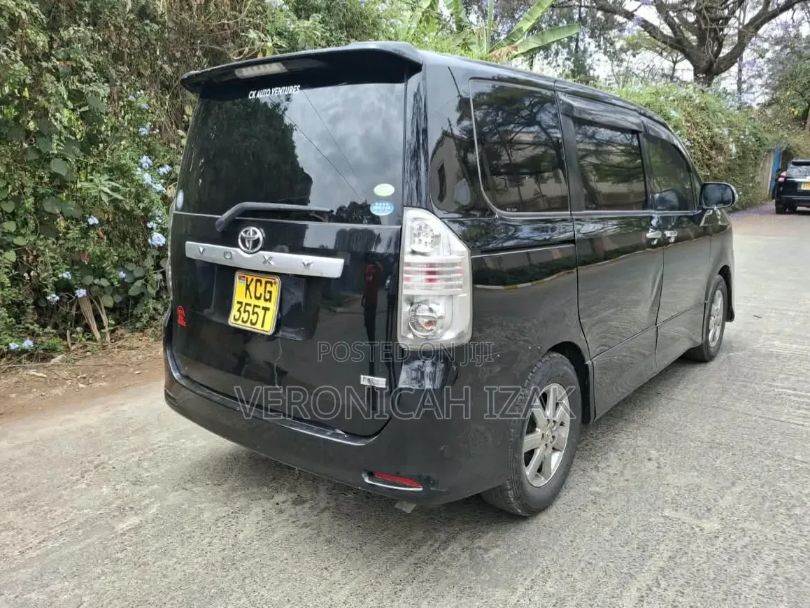 Toyota Voxy 2006 Black