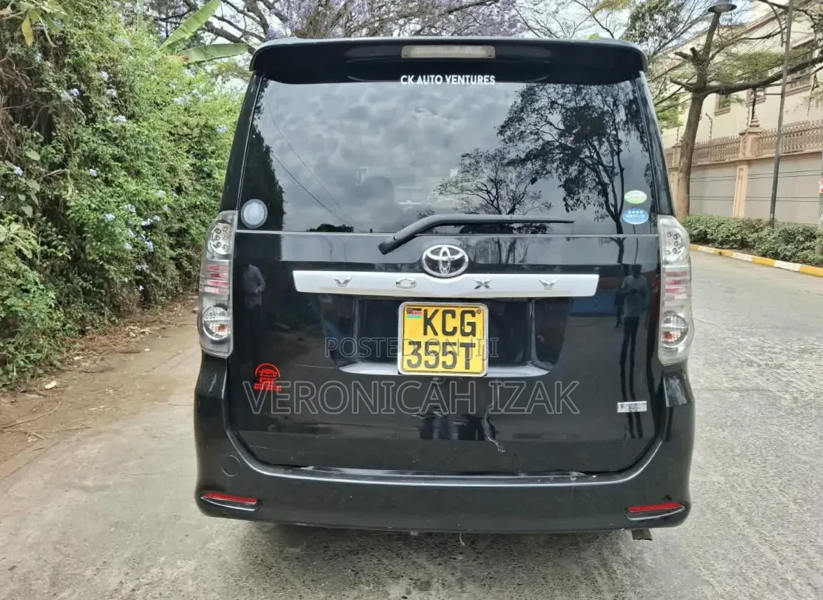 Toyota Voxy 2006 Black