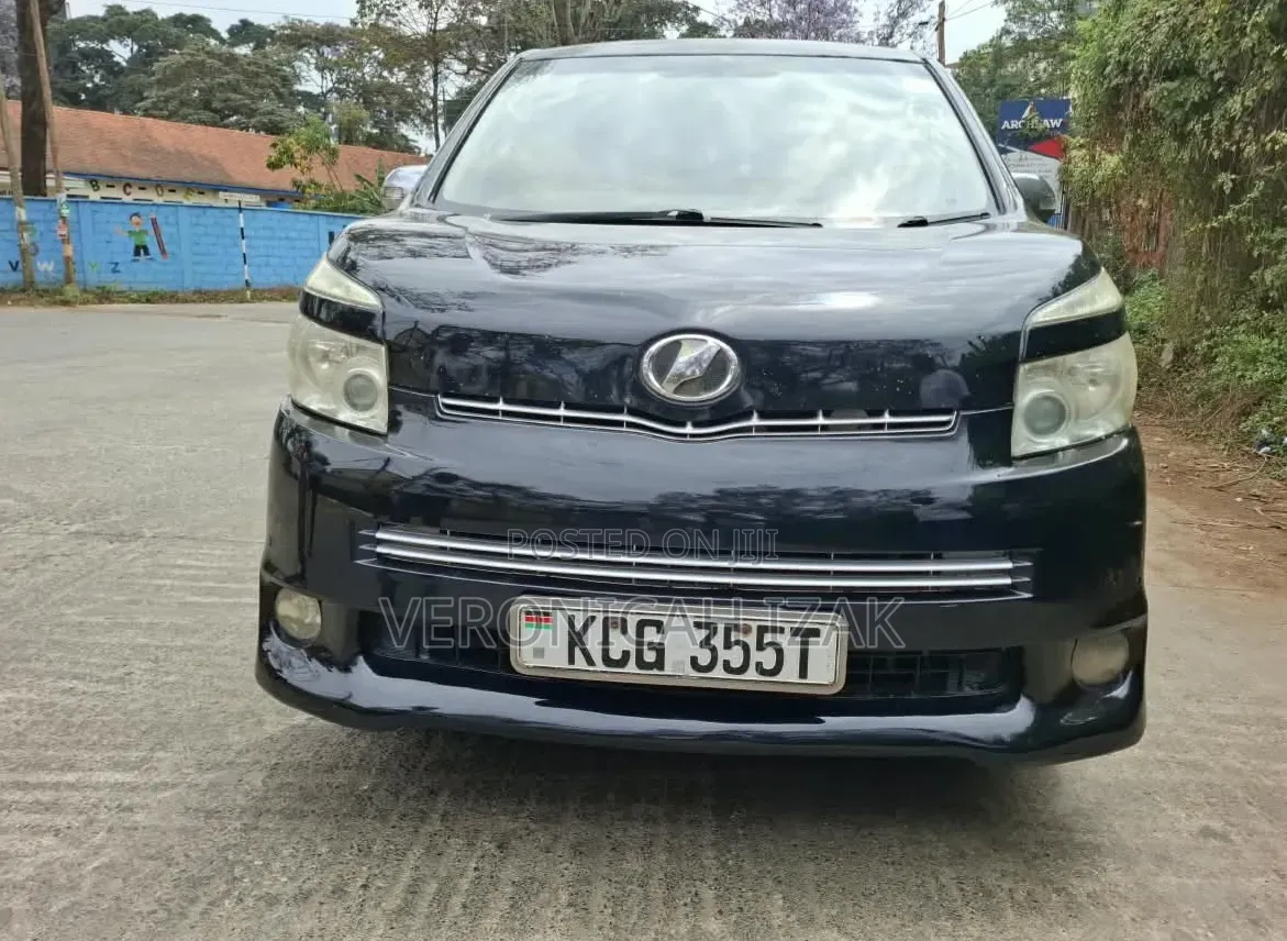 Toyota Voxy 2006 Black