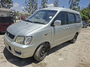 Toyota TownAce Noah 2001 Silver