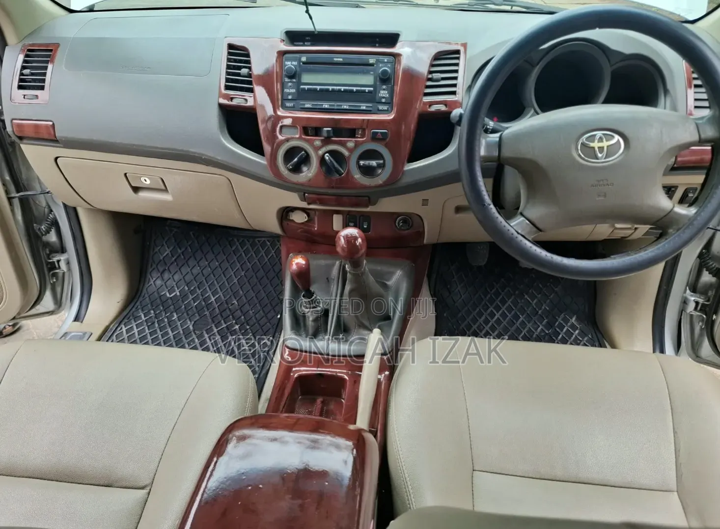 Toyota Hilux 2010 Silver