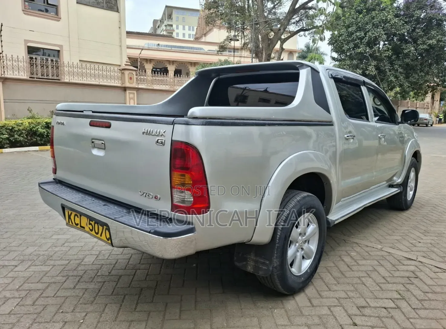 Toyota Hilux 2010 Silver