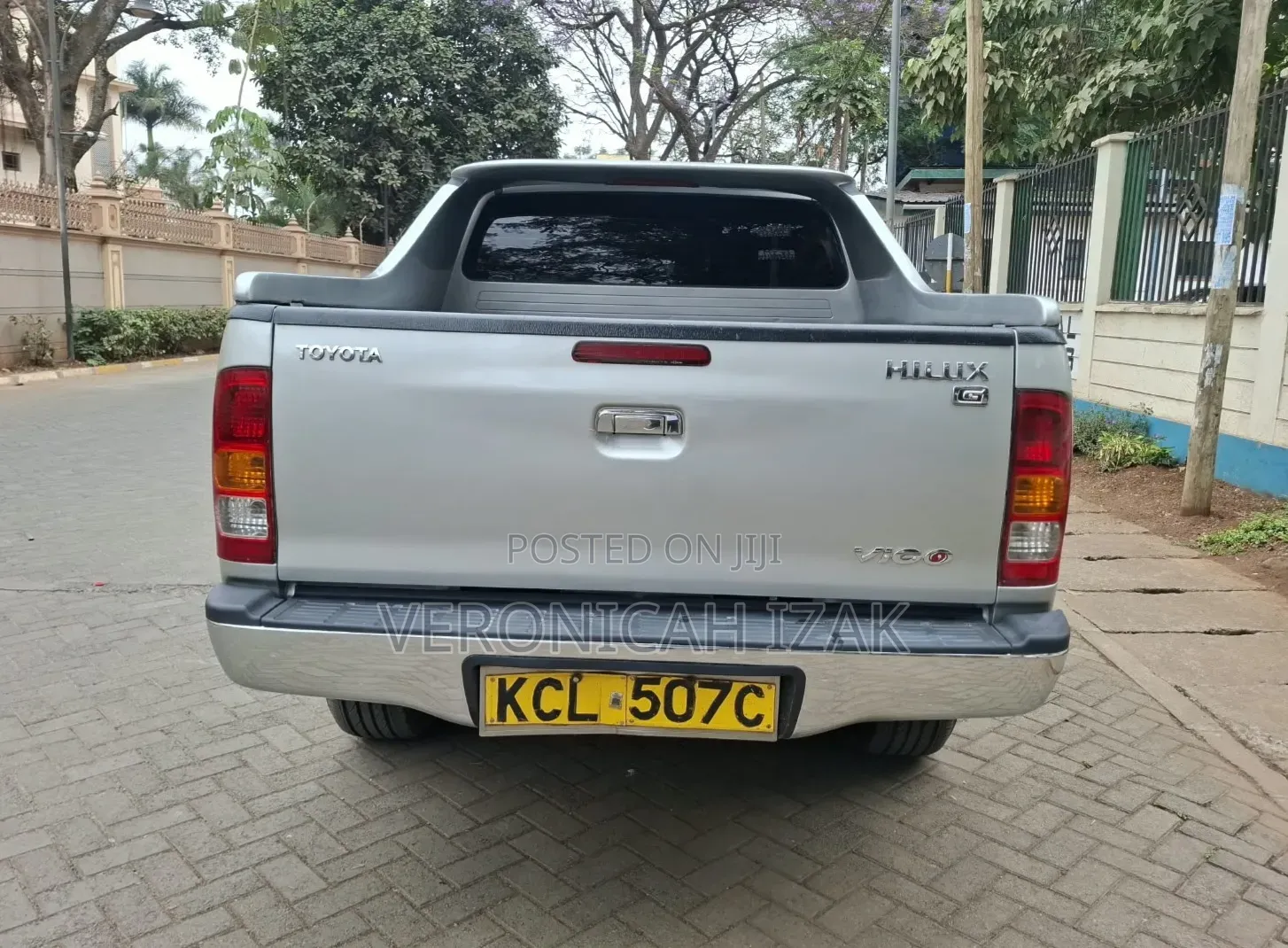 Toyota Hilux 2010 Silver