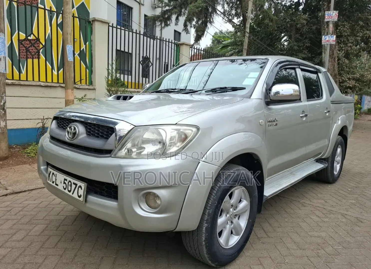 Toyota Hilux 2010 Silver