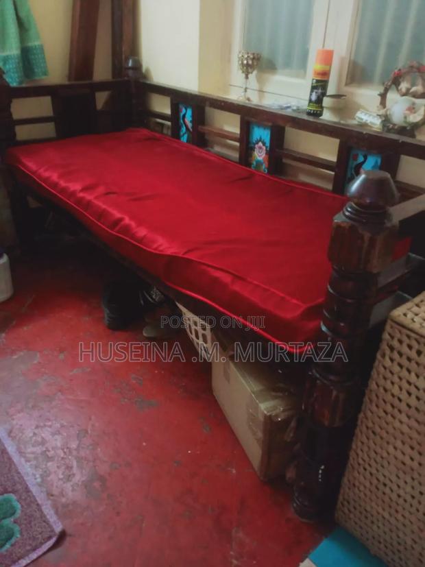 Antique Diwan Bed - thumbnail 2