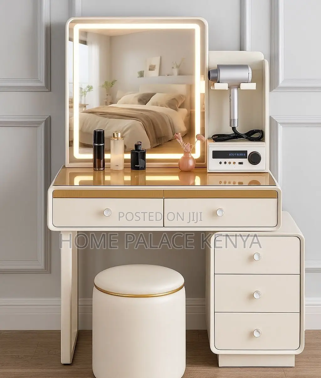 Dressing Table; Stylish Dressing Table With Storage Drawers and Mirror
