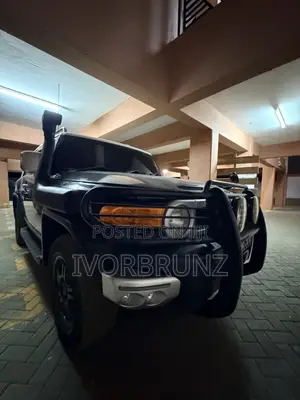 Toyota FJ Cruiser 4x4 Automatic 2011 Black