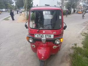 Piaggio 2020 Red