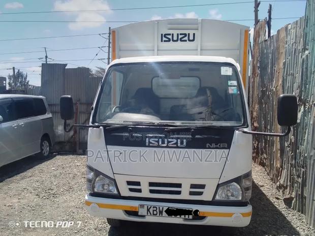 Isuzu NKR Local Assembly Year 2013 - thumbnail 2
