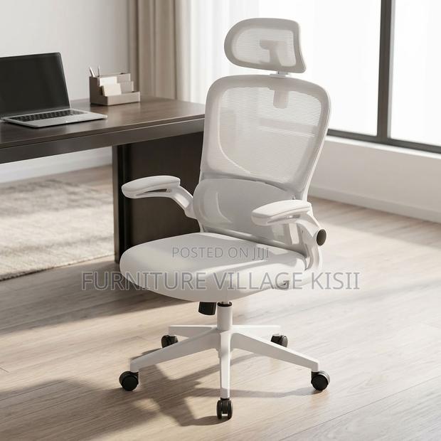 Modern White Managerial Office Chair - thumbnail 2