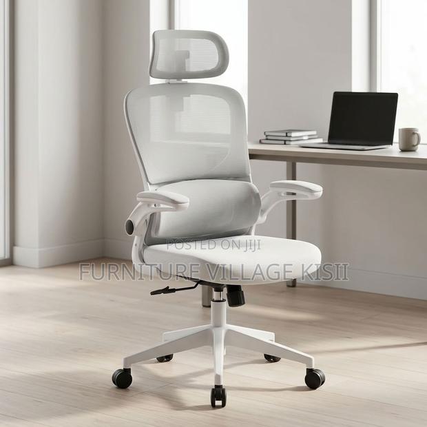 Modern White Managerial Office Chair - thumbnail 3