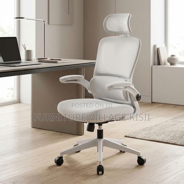 Modern White Managerial Office Chair - thumbnail 4