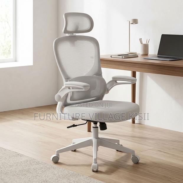 Modern White Managerial Office Chair - thumbnail 9