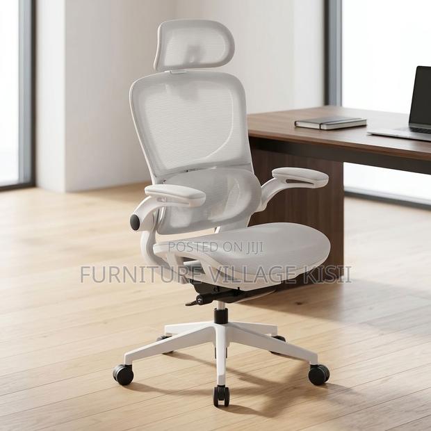 Modern White Managerial Office Chair - thumbnail 10