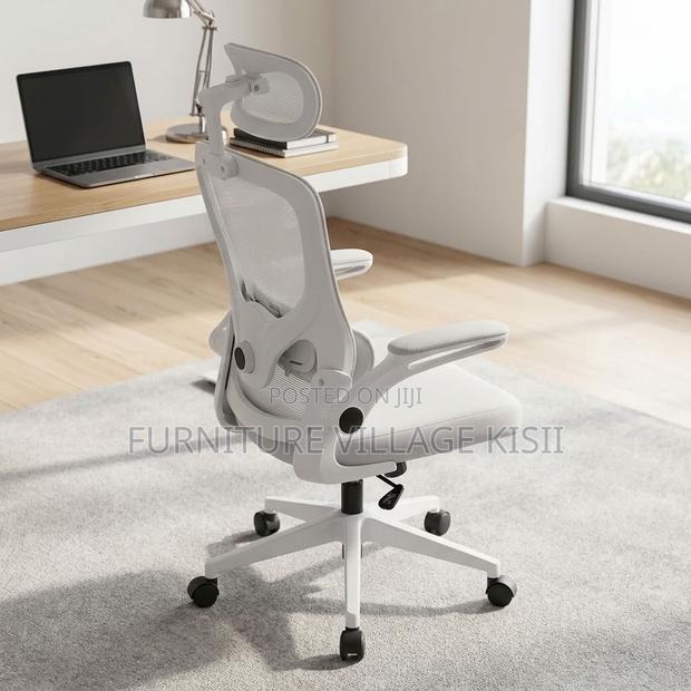 Modern White Managerial Office Chair - thumbnail 14