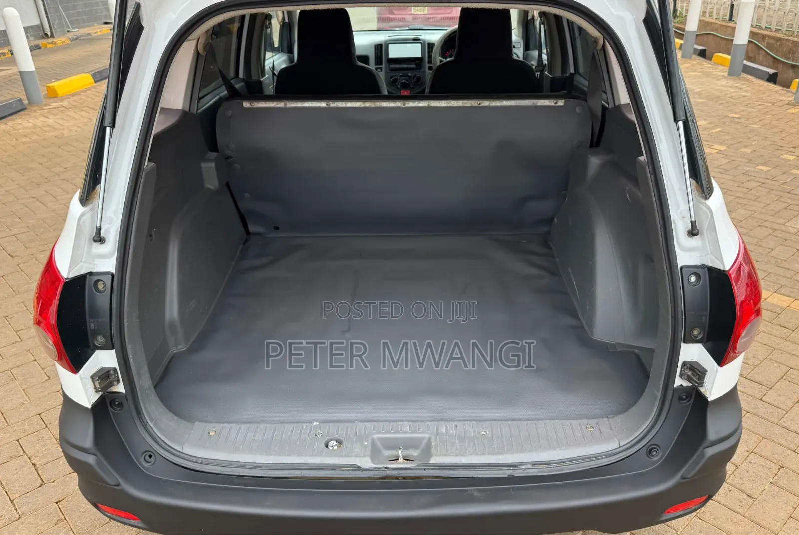 Nissan Advan 2009 White
