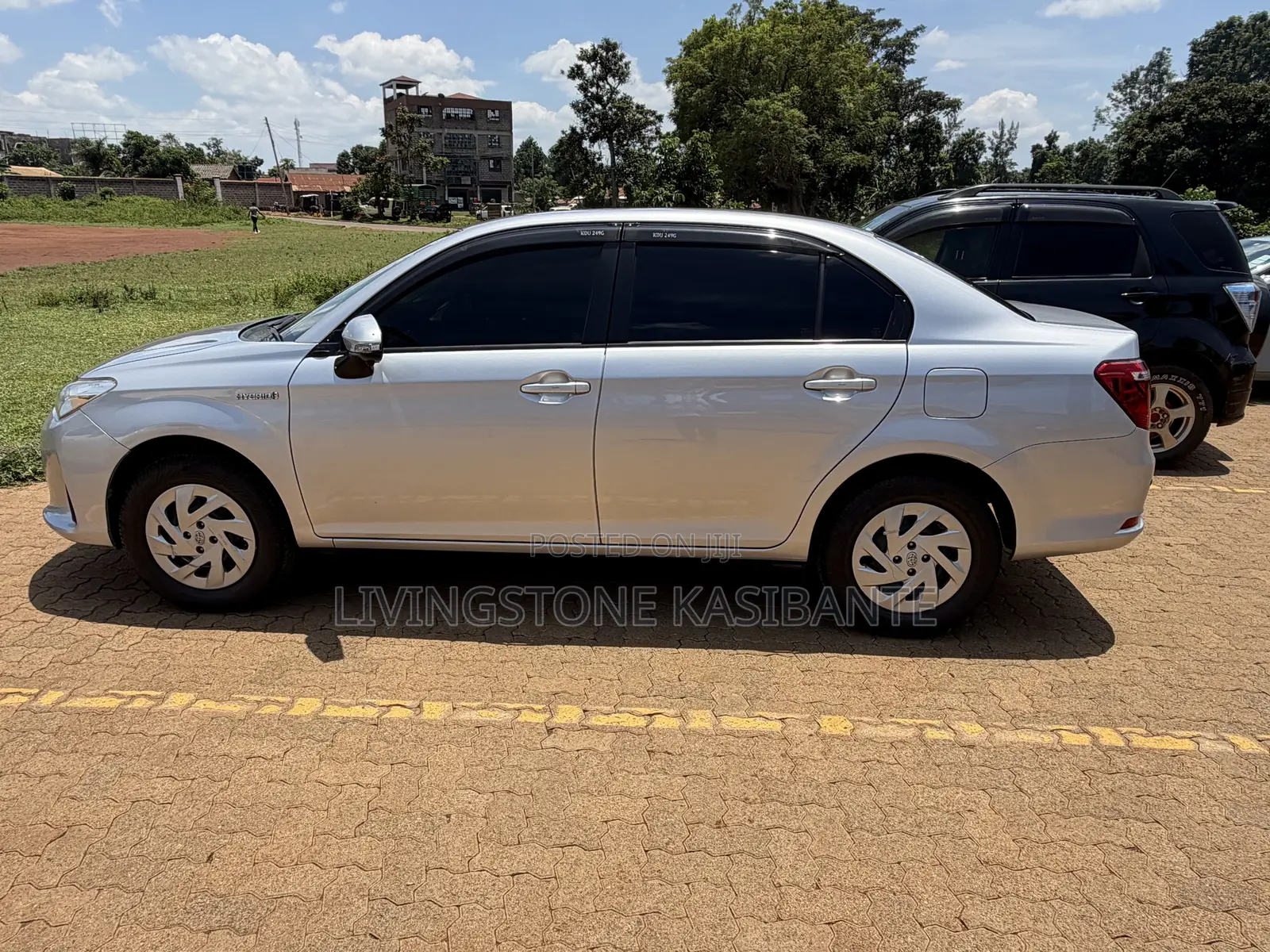 Toyota Axio 1.5 Hybrid 2WD 2018 Silver