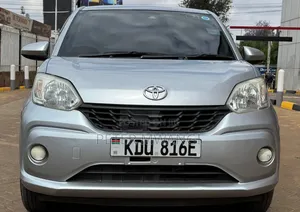 Toyota Passo 2018 Silver