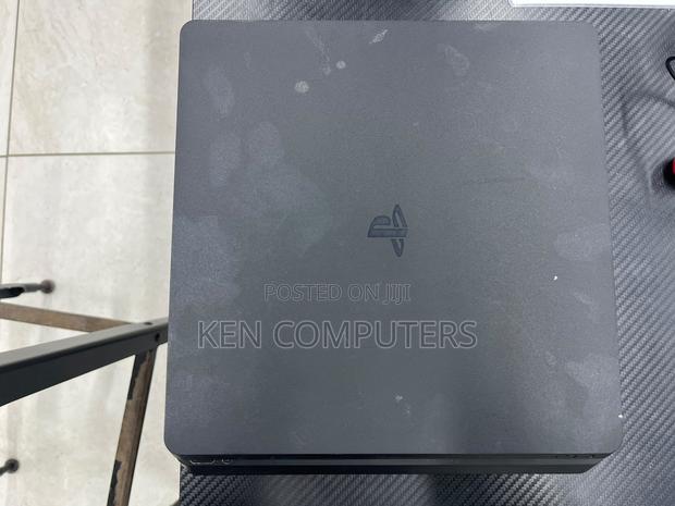 Playstation 4 - thumbnail 2