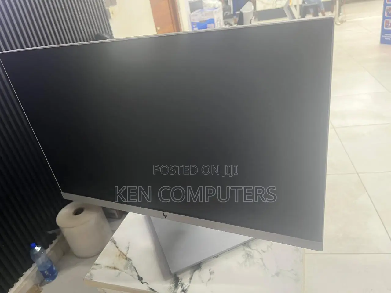 HP EliteDisplay E243 23.8-Inch Borderless Full HD IPS Monitor